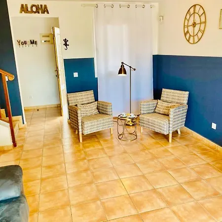 Casa De Acuario Коральео